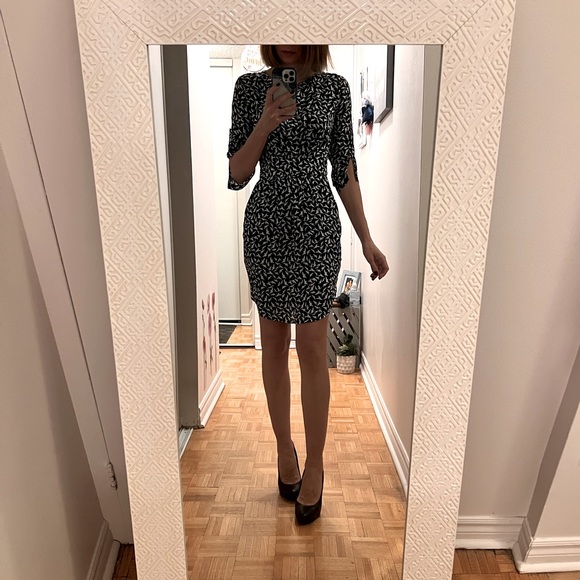 Dress - Picture 1 of 11
